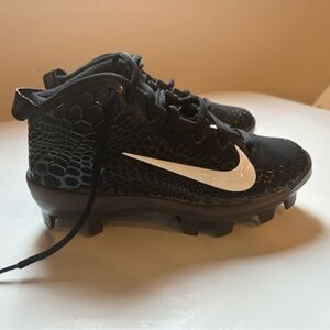 NIKE Trout 856 football cleats Size 1.5 Y